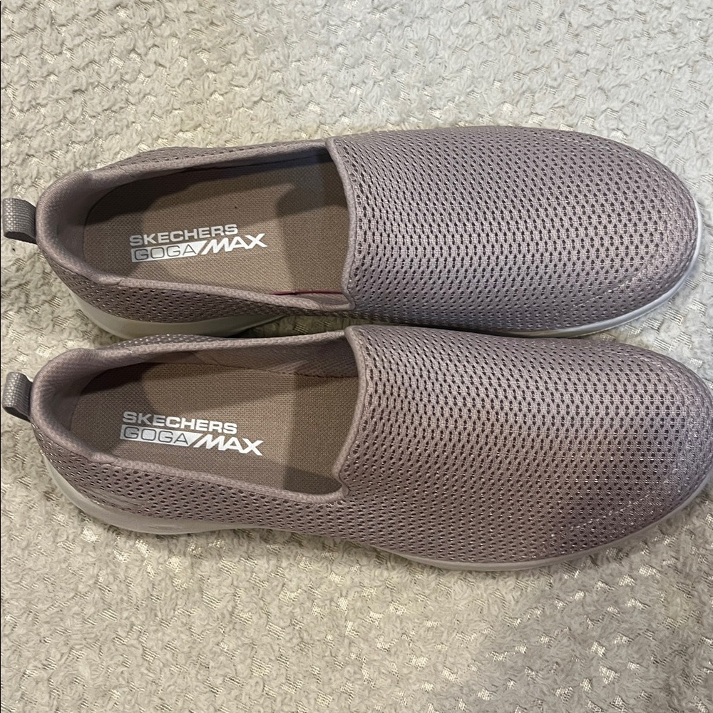 Skechers GO Walk Joy women's walking shoes. Size 9. - Picture 2 of 3